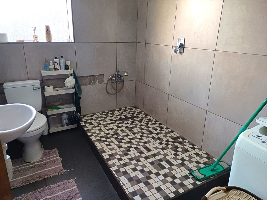 2 Bedroom Property for Sale in Uitenhage Central Eastern Cape